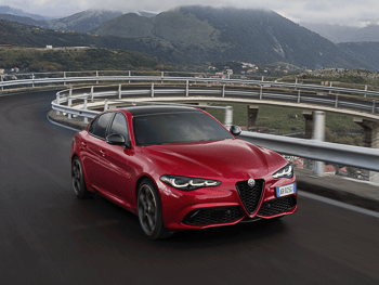 26 Alfa Romeo Giulia 2.0 Turbo Intensa 4dr Auto